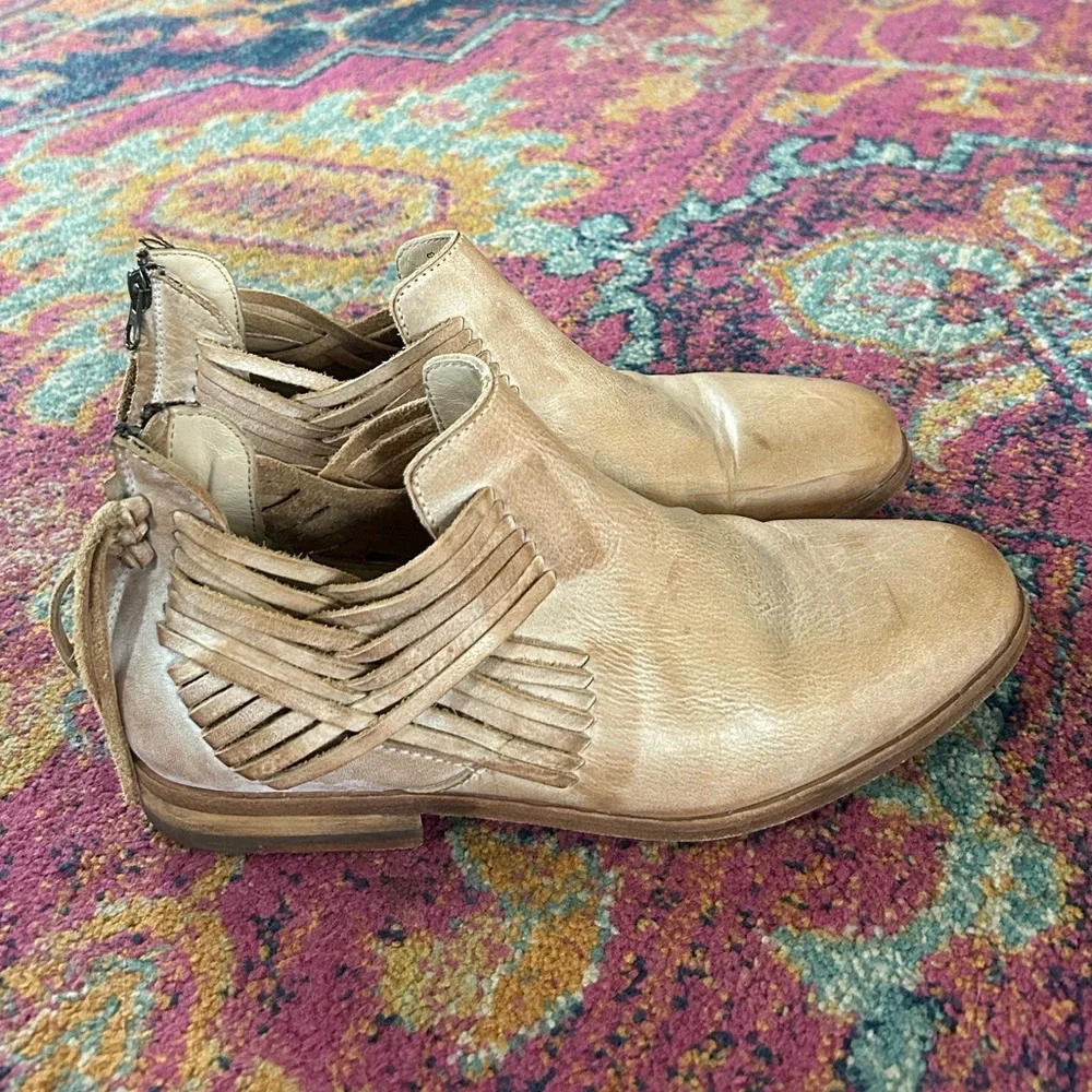 Baske | Women's Tan Leather Lexi Ankle Booties Back Zip Almond Toe Tassels Sz 8